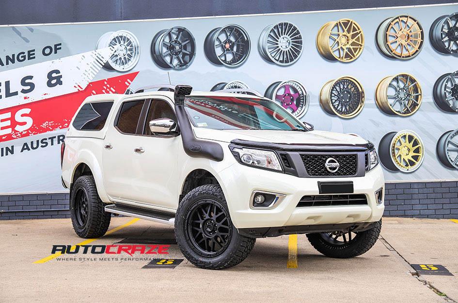 NISSAN NAVARA GRENADE OR MATTE BLACK